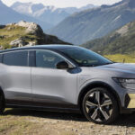 Renault Megane vai voltar a ser vendido no Brasil, mas agora como versão E-Tech, um modelo 100% elétrico.