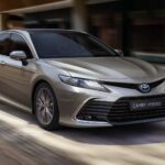 Toyota apresenta a linha 2023 do Camry que chega novamente ao Brasil por R$ 331.790