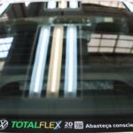 VW comemora os 20 anos do Total Flex com adesivo exclusivo