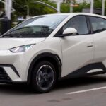 BYD é a primeira marca a oferecer carro elétrico para PCD