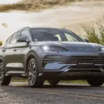 BYD acelera e já é a 4ª marca que mais vende carros no Brasil; Dolphin Mini ultrapassa marca de 50 mil