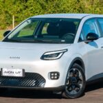 GAC Aion UT chega ao Brasil para acirrar a disputa entre os hatches elétricos